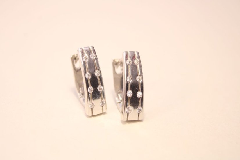 Náušnice z bieleho zlata obdĺžnik s čírymi zirkónmi, francúzsky patent, 3,36 g, 14K 585/1000