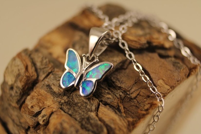 Retiazka- celebritka- motýľ- modrý opál- rhódiované striebro