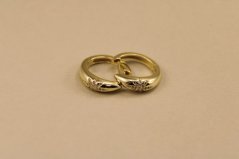 Náušnice- kruhy- zirkóny- kĺb- pozlátené striebro- 925/1000