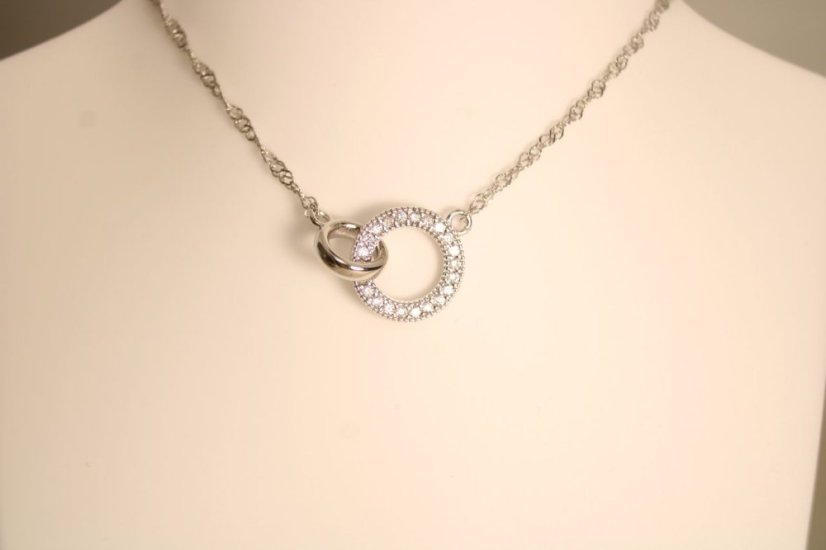 Strieborný náhrdelník prepojené kruhy číre zirkóny, rhodium, 43-46 cm, 2,68 g, 925/1000