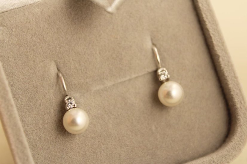 Strieborné náušnice perla a číry zirkón, 0,97g 925/1000