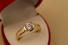 Prsteň- číry zirkón- viacfarebné zlato- 14 karátov