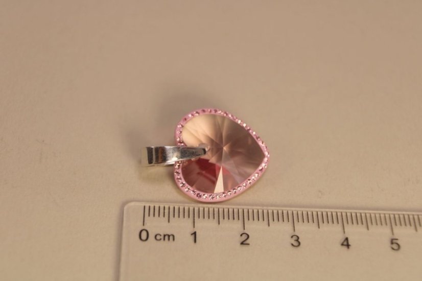 Prívesok v tvare srdca ružový swarovski crystals, striebro, 3,69g, 925/1000 - Druh kameňa: SWAROVSKI PRÍRODNÝ KAMEŇ, Farba kameňa: Rúžový, Váha (g): 3,69, Rýdzosť: STRIEBRO 925/1000