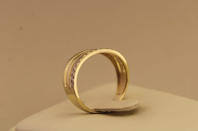 Prsteň- diamanty- H/Si2- žlté zlato- 14 karátov