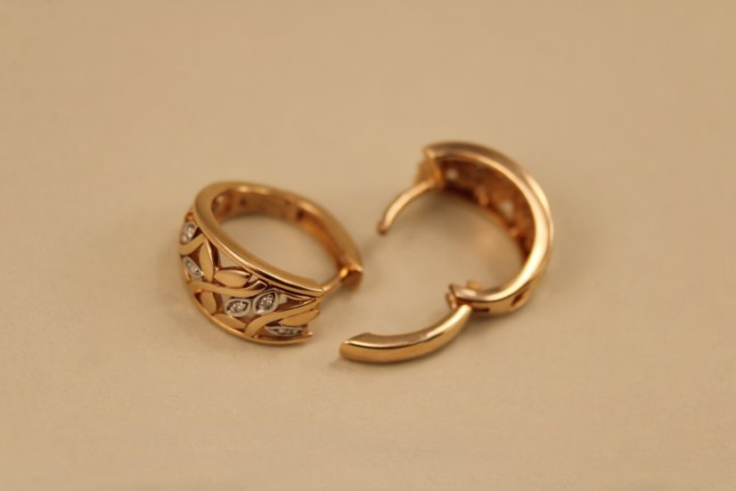 Náušnice- kruhy- diamanty- zacvakávacie zapínanie- rúžové zlato- 14K