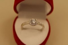 Prsteň- číre zirkóniky- rhódiované striebro- 925/1000