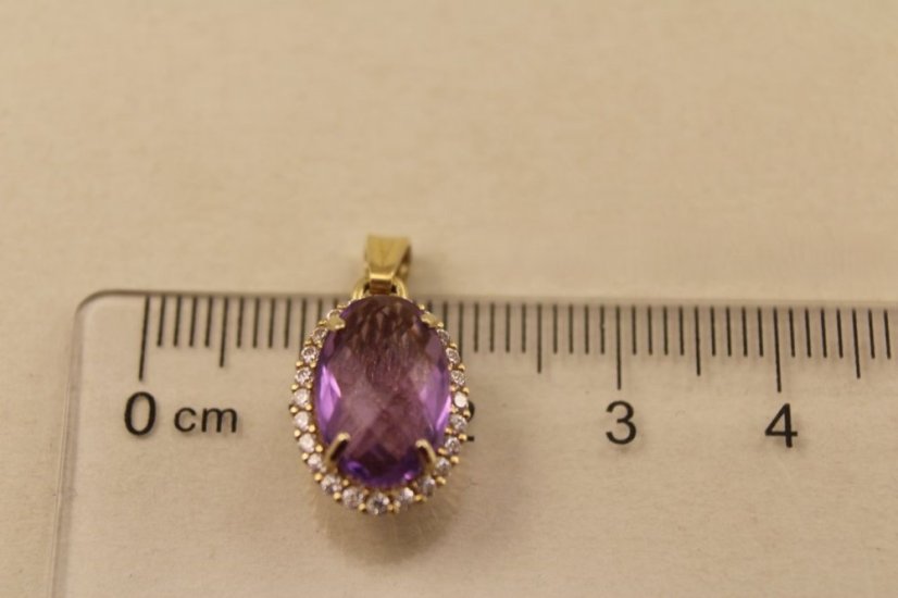 Prívesok- fialový kameň- zirkóny- žlté zlato- 14 karátov