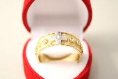 Prsteň- ruženec-číry zirkón v kríži- kombinované zlato- 14 karátov