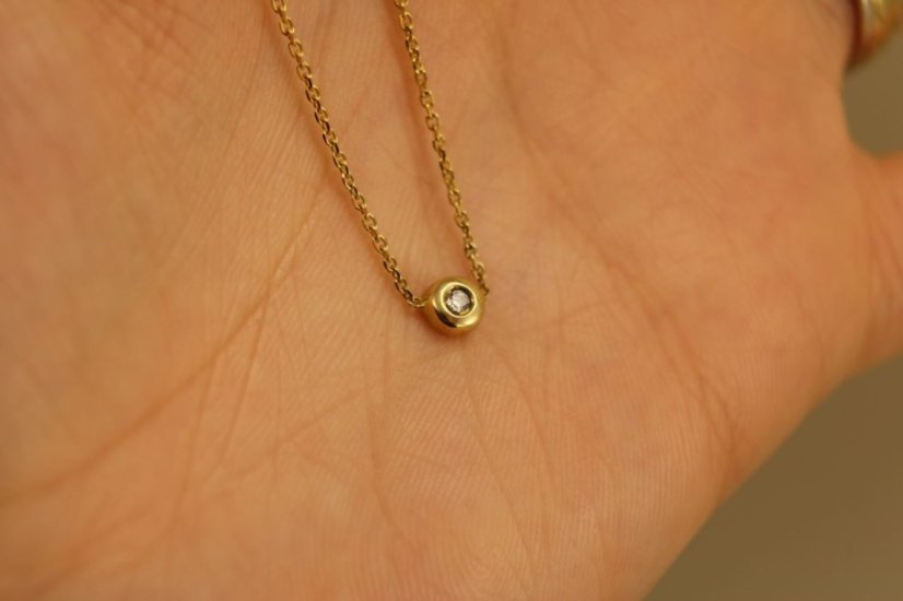 Retiazka - celebritka- diamant- 0,03 ct- žlté zlato- 14 karátov