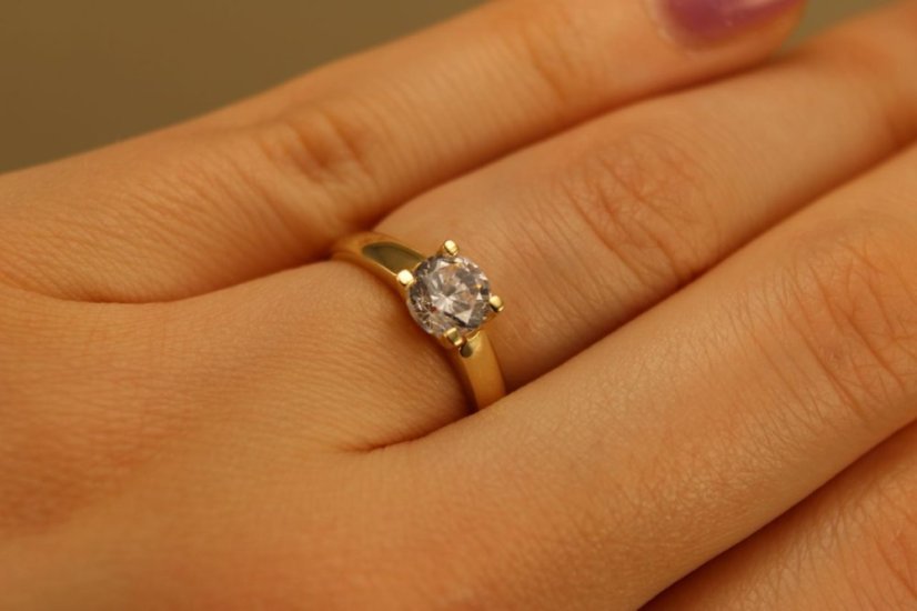 Zlatý prsteň, žlté zlato, číry zirkón 14k 585/1000